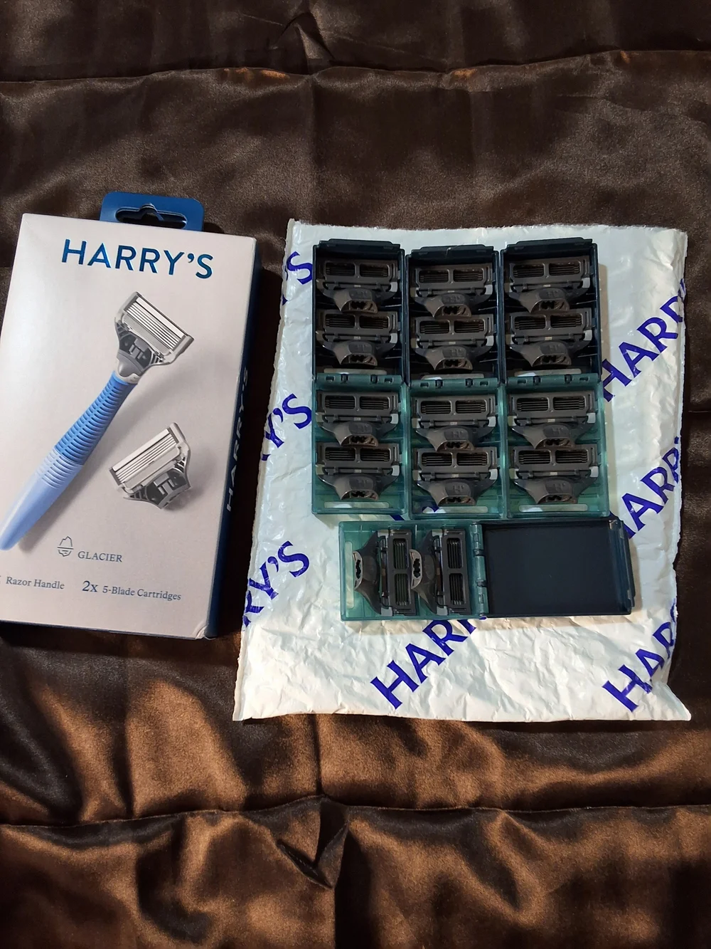 Harry's Glacier Razor Handle + 16 Total 5-Blade Cartridges Bundle